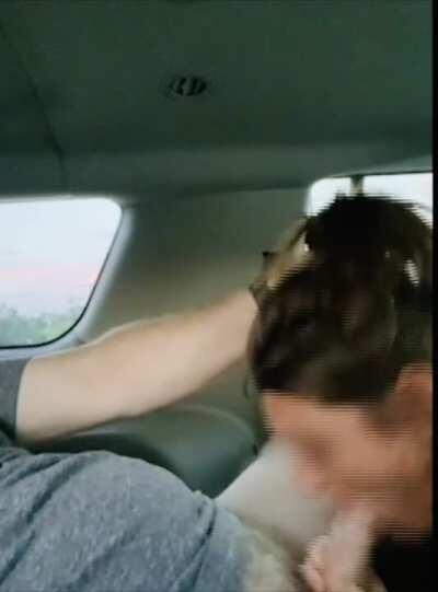 🎵 On the back street in the back seat of the Yukon 🎵[ladies & gentlemen, my boyfriend.]