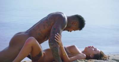 Beachside Bang N Bust