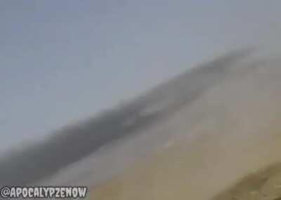 Peshmerga and Us forces are stop sucidal vechile coming towards them [2016] place :[northern iraq]