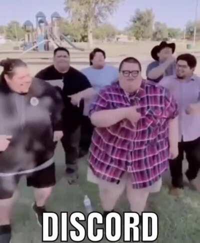 Don't mind me I'm just gonna share random videos I found on my phone #16