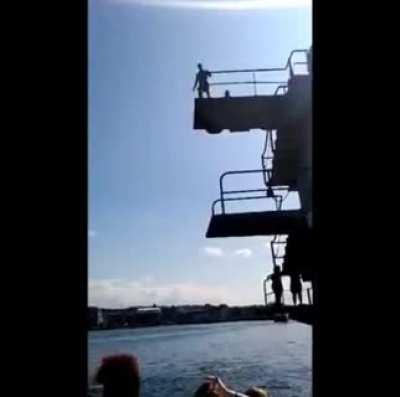 Back splat from the 10M platform