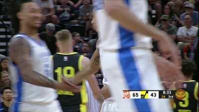 [Highlight] Chet erases another shot at the rim which leads to another Tre Mann three!