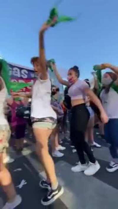 Pasa y mira el videito.