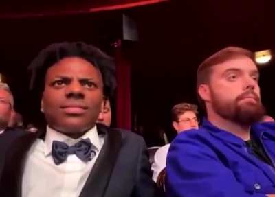 Dhanashree gives flying kiss 😘 meanwhile chahal and iyer on ground: