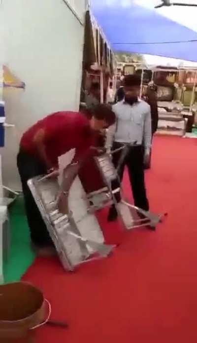 this is such a cool table