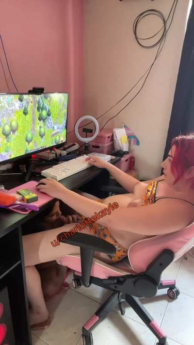 What was my girlfriend doing while I was playing on the PC