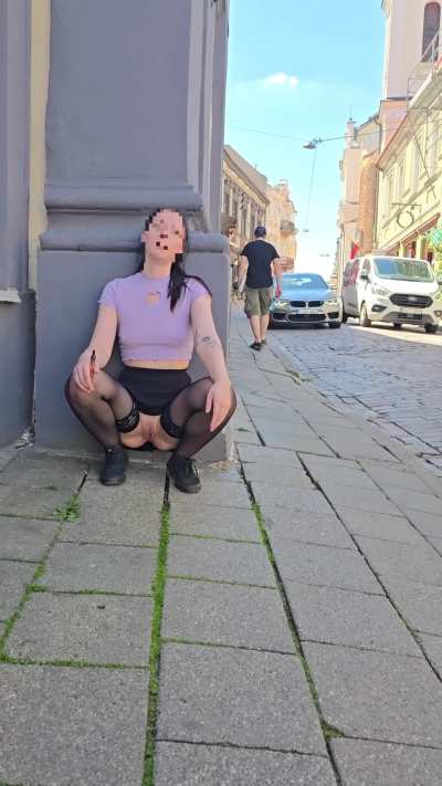 No panties Upskirt in the streets