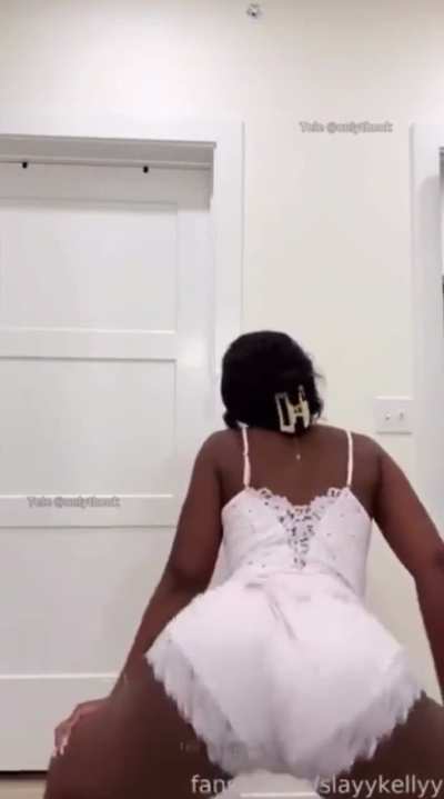 More twerking🍑