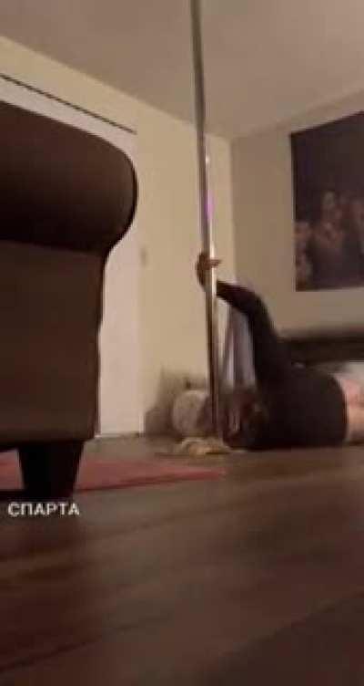 Hmc while I try to dance on a pole