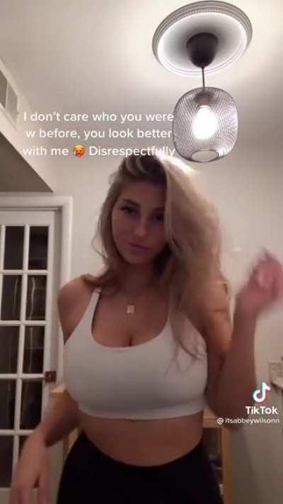 Those tits are 🥵🥵🥵🥵