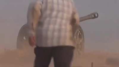 WW2 German made 10.5cm IEFH 18/40 working just fine (in Syria)