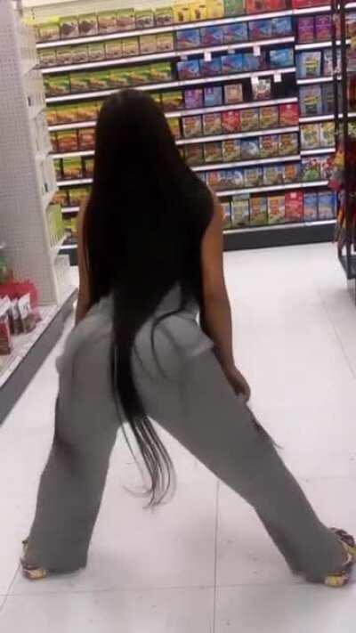 Throw It In Public👀😈