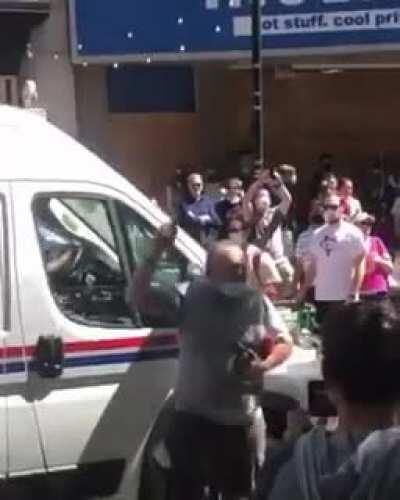 Man fails at giving an inspirational speech