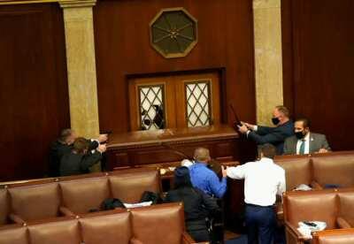 Funny hold up! 🥶🤪😳 Persona moment in real life