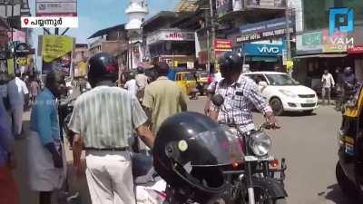 PFI - SDPI tried to close shops in Kannur by threatening shopkeepers. They got badly beaten up by locals and shopkeepers before being handed to the police