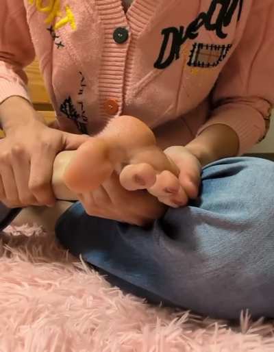 Watch me spit on my soles in the morning!