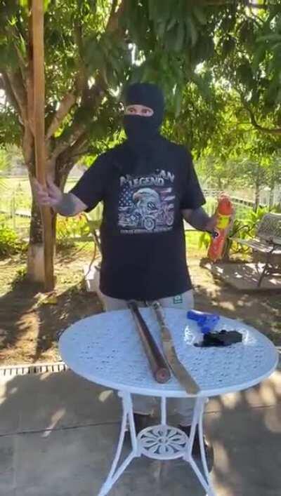 O negacionismo de Roberto Jefferson é nojento, criminoso e absurdo, as igrejas são um ponto de aglomeração evidente e esse ser incentiva os fiéis a não seguir os protocolos.