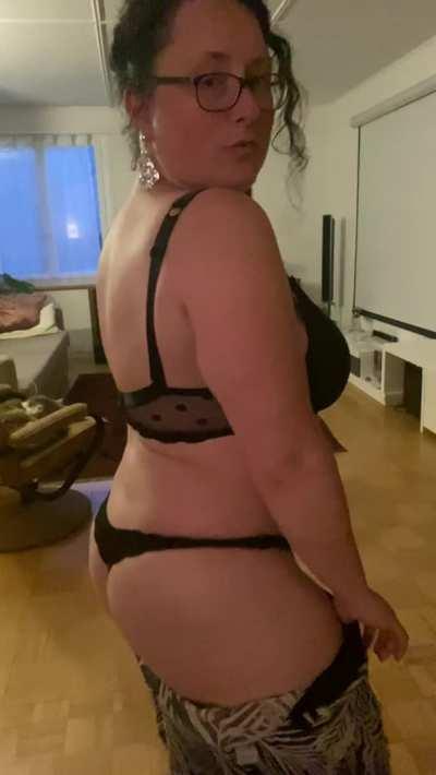 Is there any chance that you'd fuck a thick slut like me ?