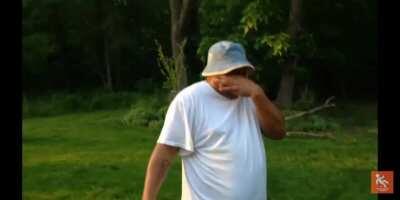 Putting your tongue on an electric fly squatter