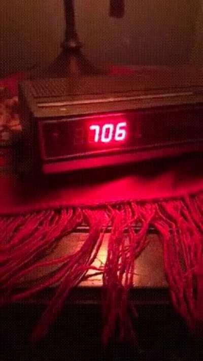 This glitched clock.