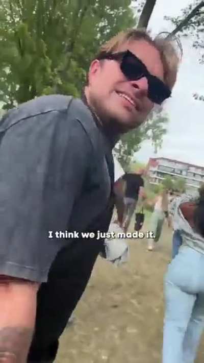 How to get into a festival for free