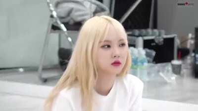 You're in trouble, Eunha's not amused