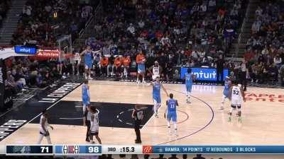 [Highlight] Hartenstein casually steals the offensive rebound out of Edwards hands leading to the corner triple for George