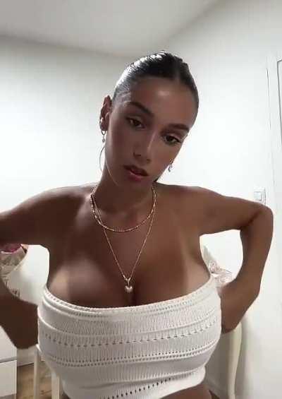 Agam Tamam live moment