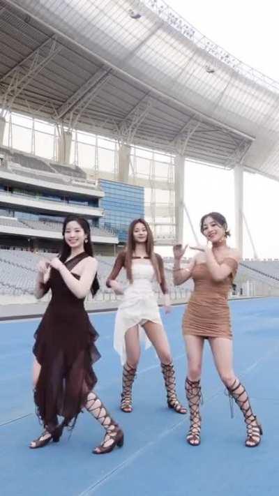 230609 Jihyo Hare Hare Unit Dance (with Dahyun &amp;amp; Tzuyu)