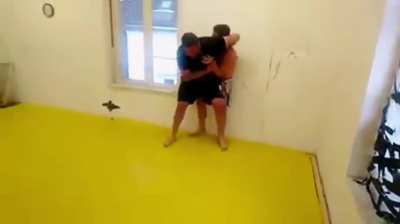 350 lbs untrained giant grapple with a 150 lbs MMA fighter to test if martial arts really work