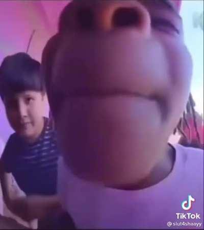 Metro boomin make it boom 😩😩😩