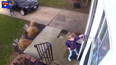 [r/LaughingMaterial] HMJB while I open the door