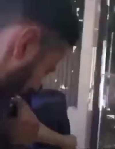 He'll neva sing again;(