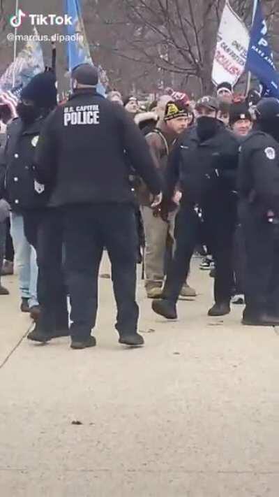 The police opened the gates for Capitol rioters