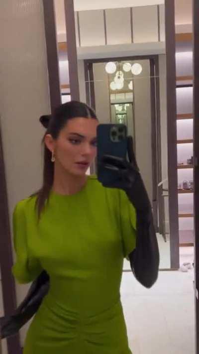 Mirror Instagram story
