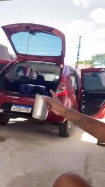 O qi dele é, é mais de 8000