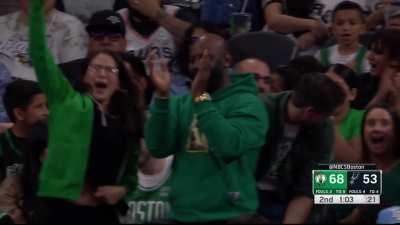 [Highlight] Rob Williams with the 3 point block, steal, and transition bucket