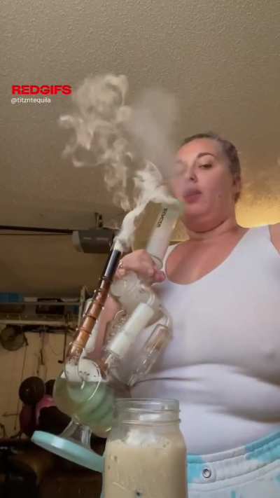 Coffee & bong rips to start my morning 🤭