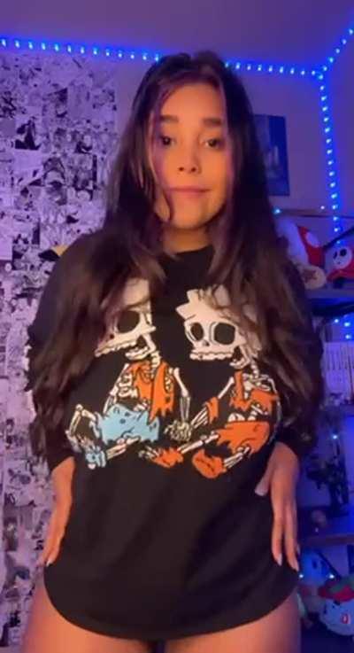 Raise your cock if I can be your big tiddy goth gf