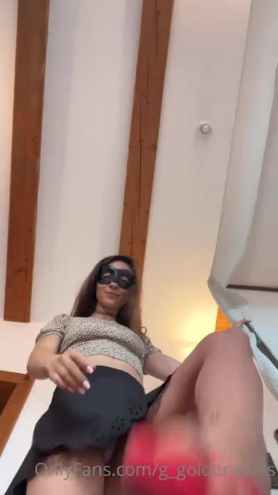 Step on me, please 😻