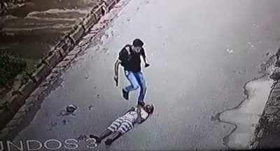 Street fighter literally beats robber to death