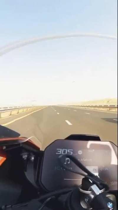 could anyone help me identify this bike? i found this video but I am not sure on what model it is