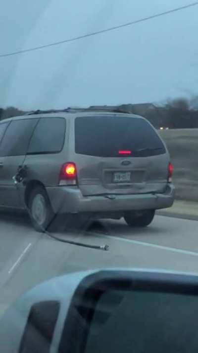 DFW, TX at Hwy 114 and Litsey RD, guy snapped off this pump handle and hose from that Exxon, Dec 29, 2017.