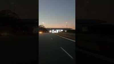 Soy hincha del Corinthians 🇧🇷 y me gusta mucho el fútbol argentino 🇦🇷. Dejo aquí este bonito homenaje de mi club al gran Diego. Hoy, la NeoQuímica Arena (Arena Corinthians) es albiceleste.