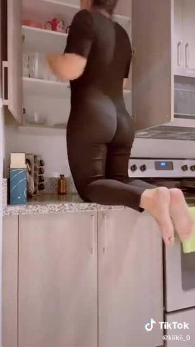 Short girls need help