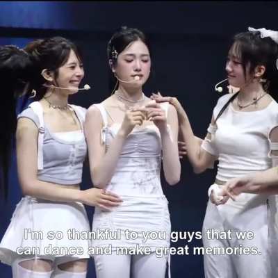 Jiyeon tears up during ending comments at Seoul concert (Day 2)