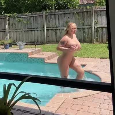 All she did was walk up steps and&hellip; my goodness