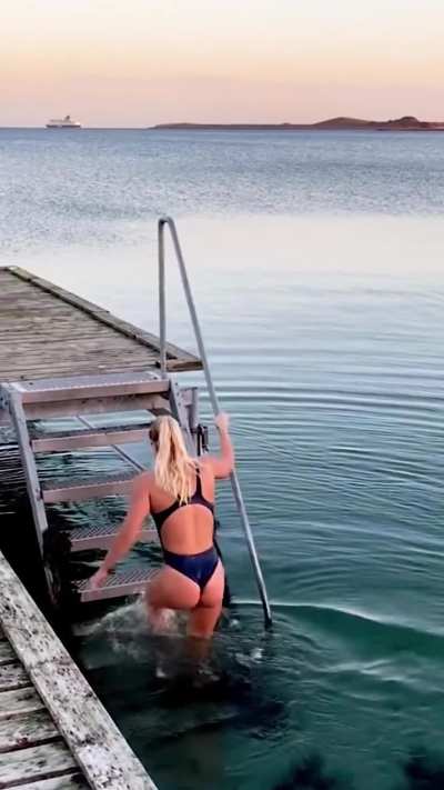 Amalie Mikkelsen – Danish swimmer