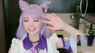 Filter glitch. On Instagram she claims it’s all angles, makeup and wigs.