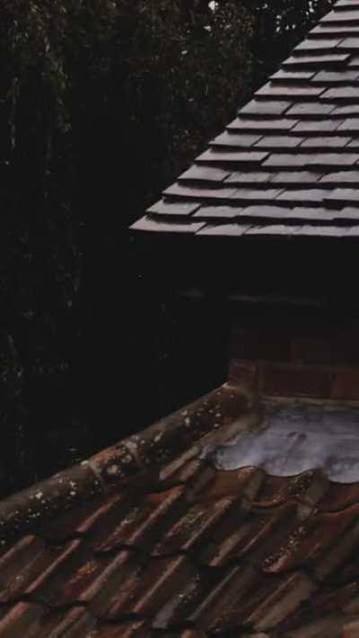 Made this video from my bedroom window as I isolate with Covid- hopefully this can relax some of you :)